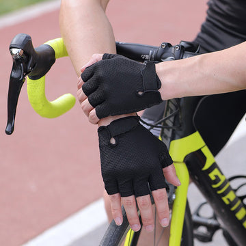 Fahrradhandschuhe Kurzfinger – Atmungsaktiv, Rutschfest & Stoßdämpfend